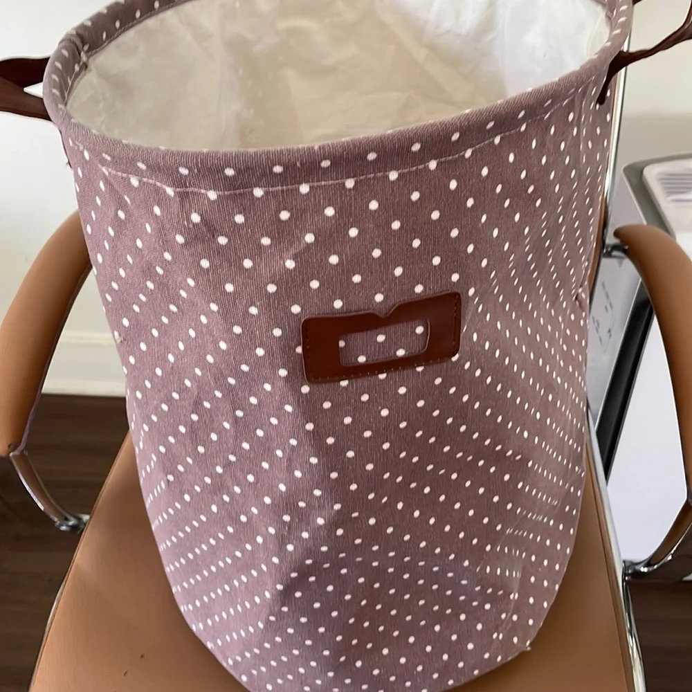 CLOTHES HAMPER